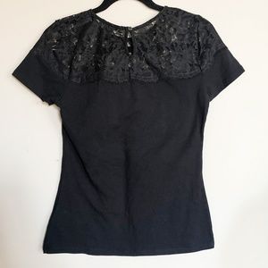Super cute H&M black white lace blouse Sz M